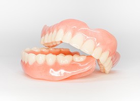 Full dentures can replace an entire arch of teeth