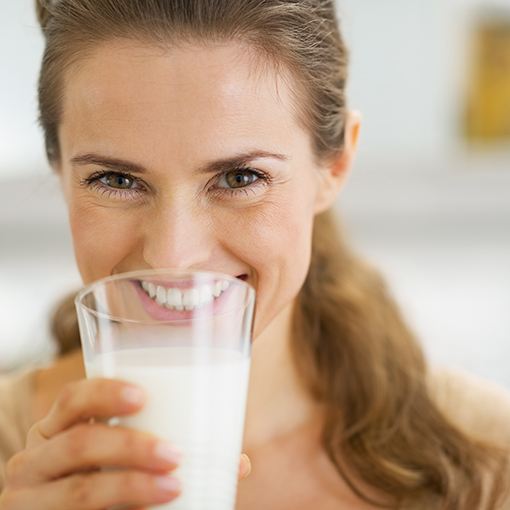 Eat a white diet full of dairy products to help keep your newly whitened teeth clear and strong
